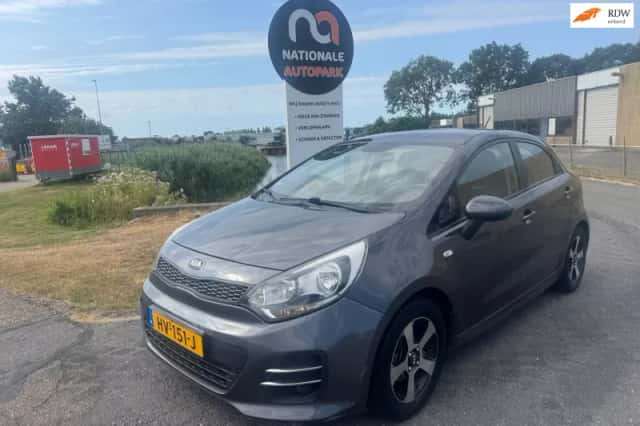 Kia Rio (2016) thumbnail 1