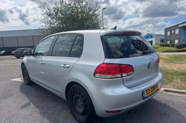 Volkswagen Golf (2012) thumbnail 3
