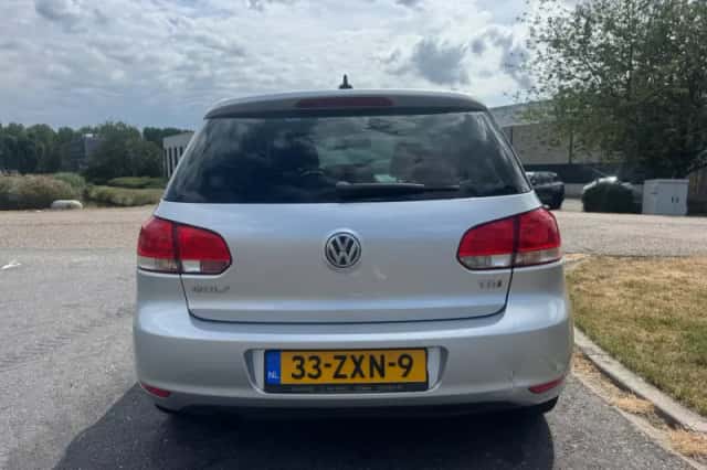 Volkswagen Golf (2012) thumbnail 4