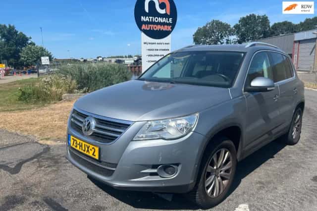 Volkswagen Tiguan (2009) thumbnail 1