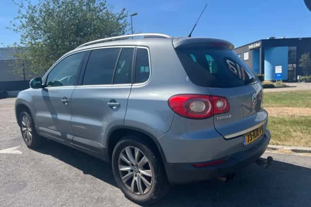 Volkswagen Tiguan (2009) thumbnail 3