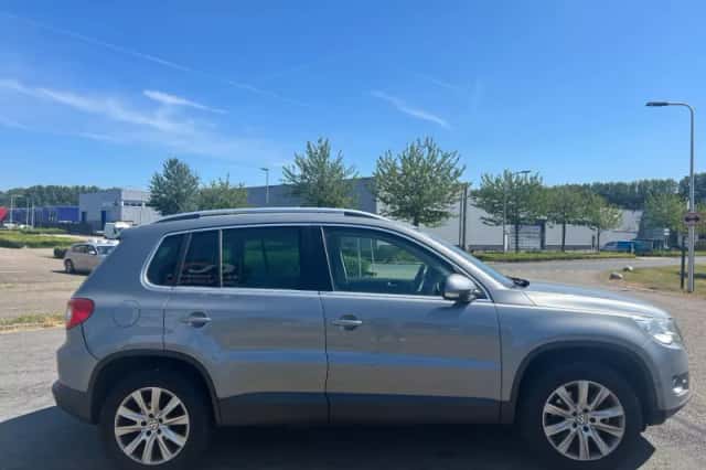 Volkswagen Tiguan (2009) thumbnail 6