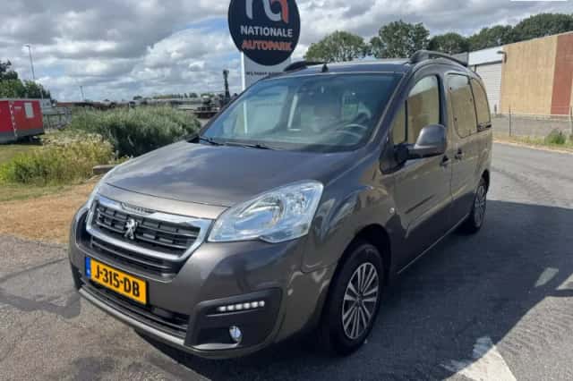 Peugeot Partner (2017) thumbnail 1