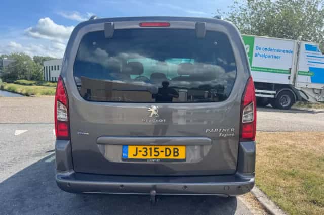 Peugeot Partner (2017) thumbnail 4