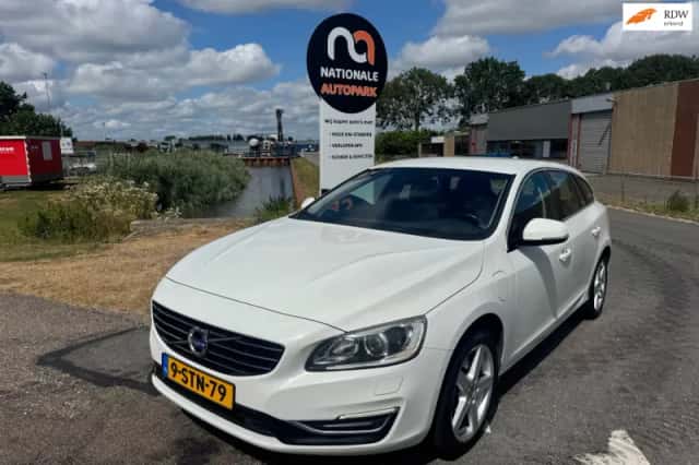 Volvo V60 (2013) thumbnail 1