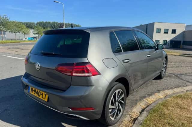 Volkswagen Golf (2019) thumbnail 5