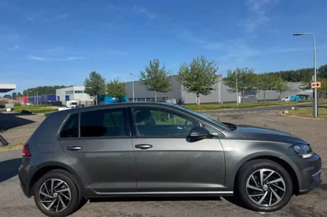 Volkswagen Golf (2019) thumbnail 6