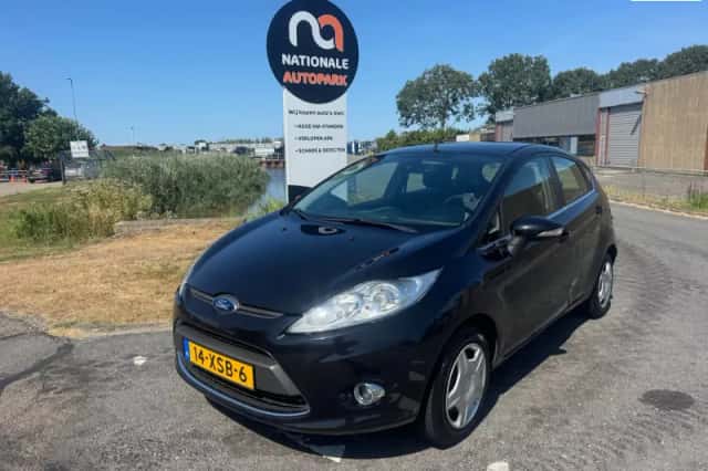 Ford Fiesta (2012) thumbnail 1