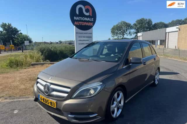 Mercedes-Benz B-Klasse (2013) thumbnail 1