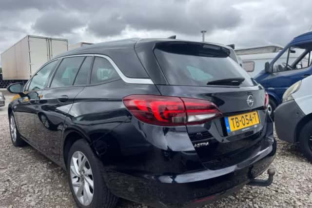 Opel Astra (2018) thumbnail 3