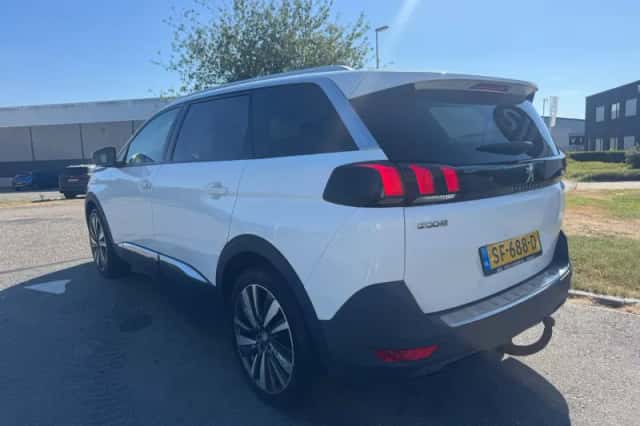 Peugeot 5008 (2018) thumbnail 3