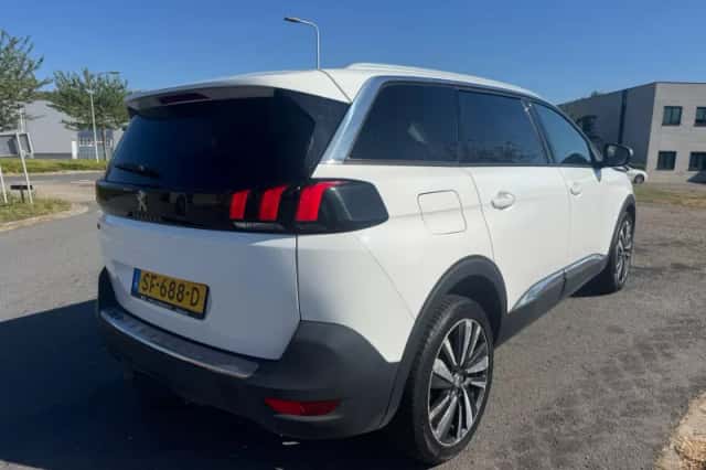Peugeot 5008 (2018) thumbnail 5