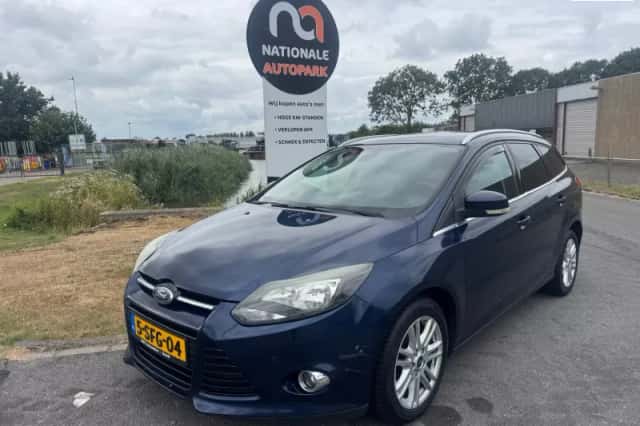 Ford Focus (2012) thumbnail 1