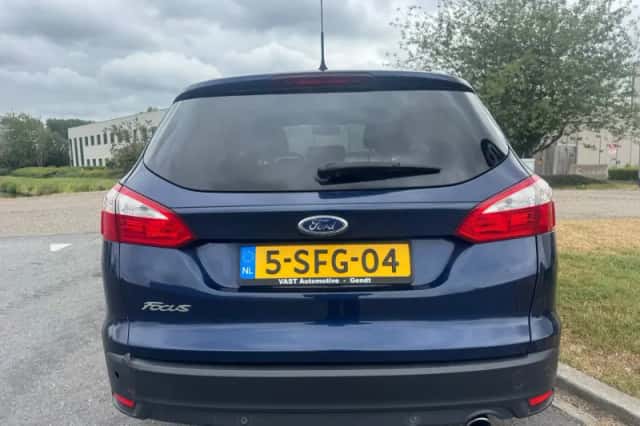 Ford Focus (2012) thumbnail 4