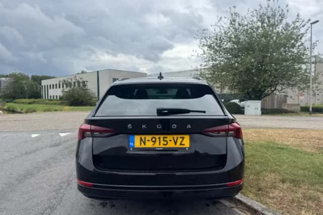 Škoda Octavia (2022) thumbnail 4