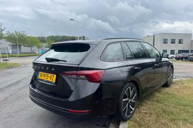 Škoda Octavia (2022) thumbnail 5