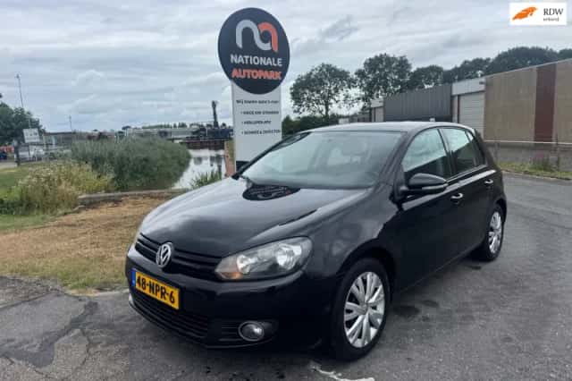 Volkswagen Golf (2010) thumbnail 1