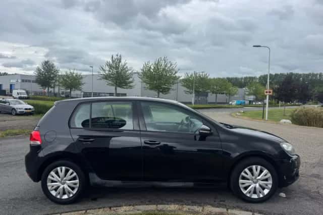 Volkswagen Golf (2010) thumbnail 6