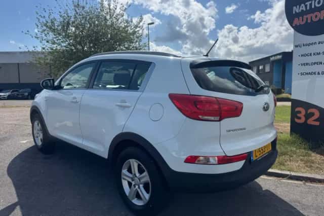 Kia Sportage (2014) thumbnail 3