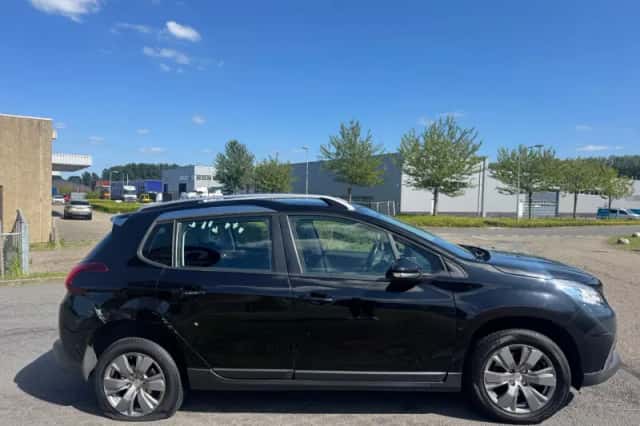 Peugeot 2008 (2016) thumbnail 6