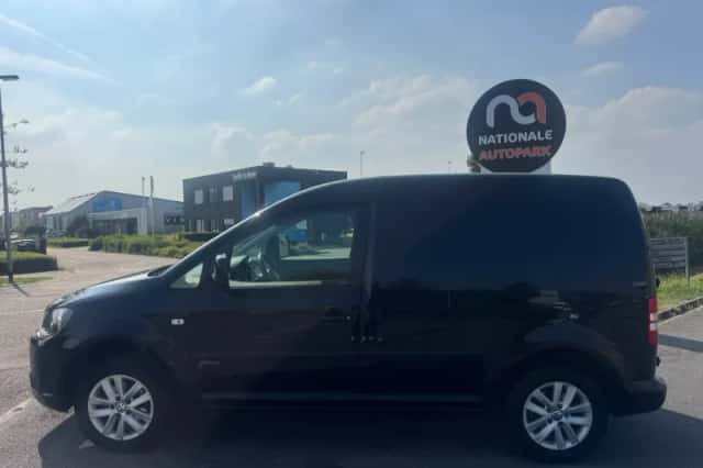 Volkswagen Caddy (2015) thumbnail 2