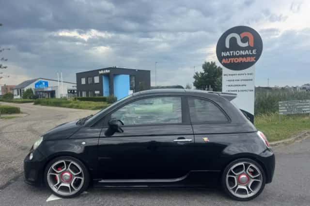 Fiat 500 (2011) thumbnail 2