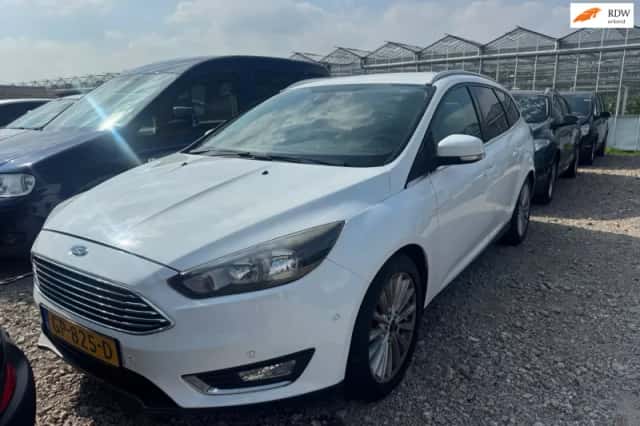 Ford Focus (2015) thumbnail 1