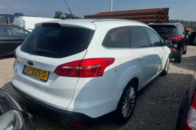 Ford Focus (2015) thumbnail 4
