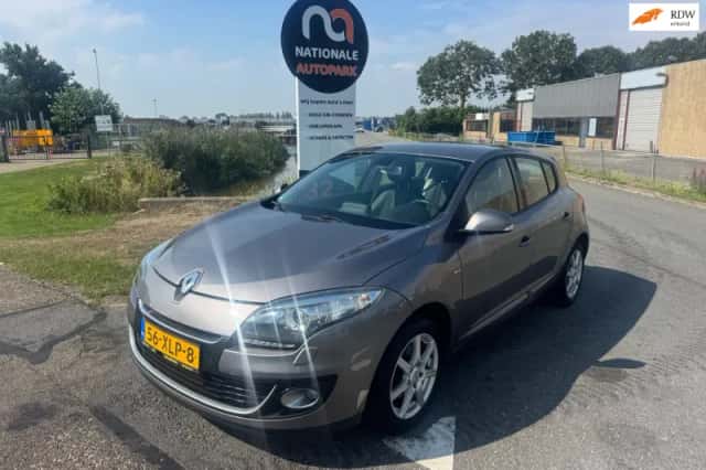 Renault Mégane (2012) thumbnail 1