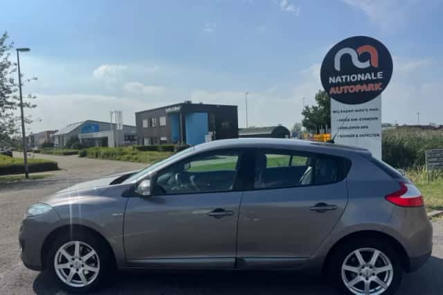Renault Mégane (2012) thumbnail 2