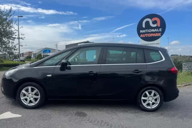 Opel Zafira (2012) thumbnail 2
