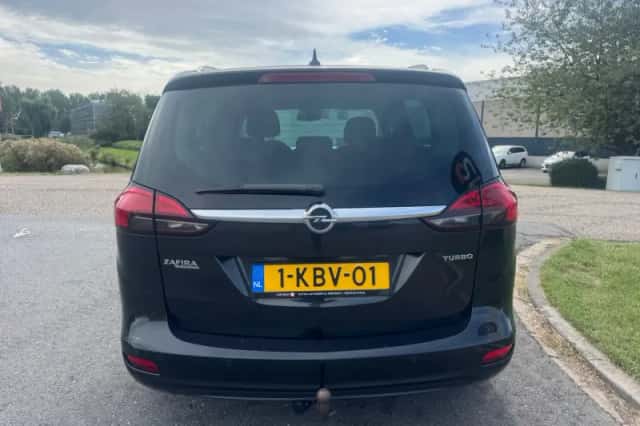 Opel Zafira (2012) thumbnail 4
