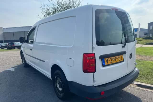 Volkswagen Caddy (2017) thumbnail 3