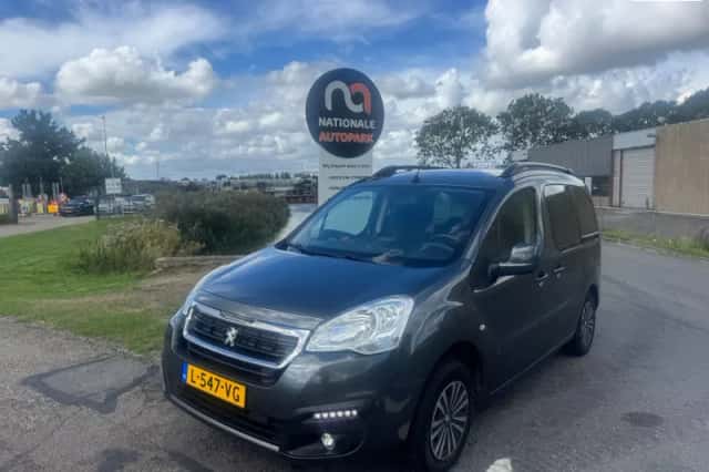 Peugeot Partner (2017) thumbnail 1