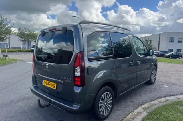 Peugeot Partner (2017) thumbnail 5