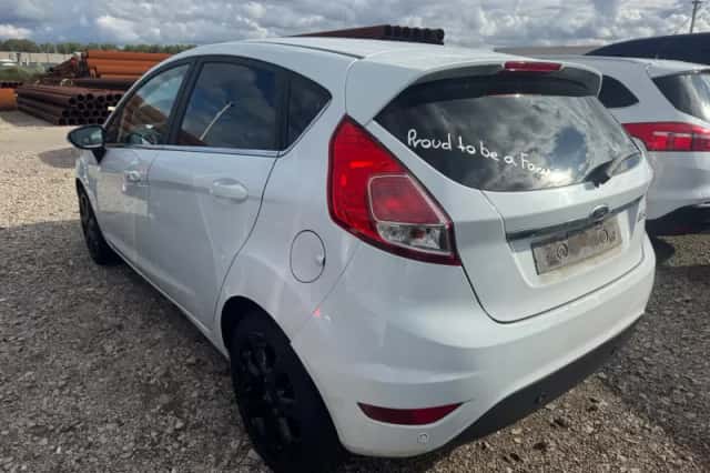 Ford Fiesta (2015) thumbnail 3