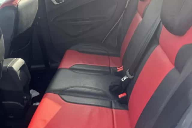 Ford Fiesta (2015) thumbnail 6