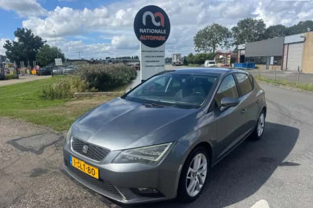 SEAT Leon (2013) thumbnail 1