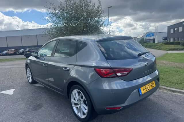 SEAT Leon (2013) thumbnail 3