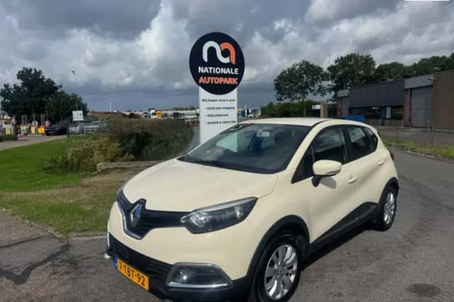Renault Captur (2014) thumbnail 1
