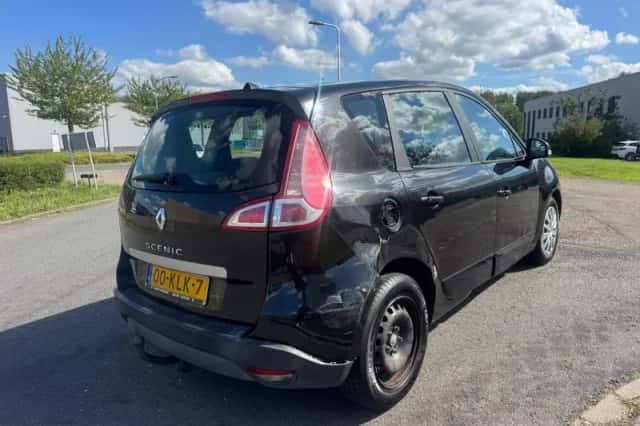 Renault Scénic (2010) thumbnail 5