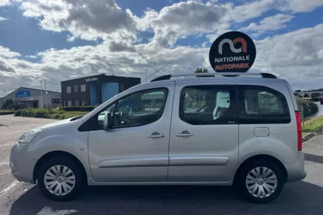 Citroën Berlingo (2010) thumbnail 2