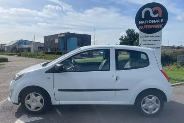 Renault Twingo (2011) thumbnail 2