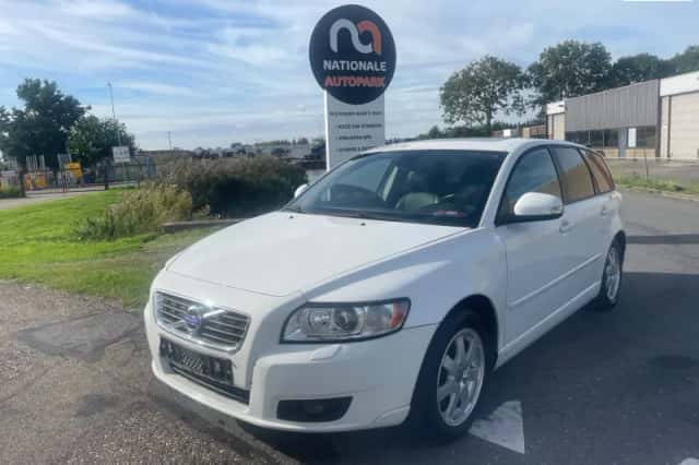 Volvo V50 (2011) thumbnail 1