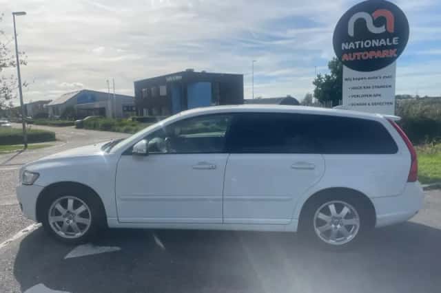 Volvo V50 (2011) thumbnail 2