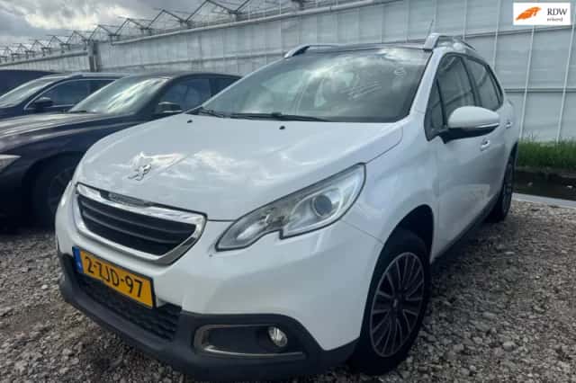 Peugeot 2008 (2015) thumbnail 1