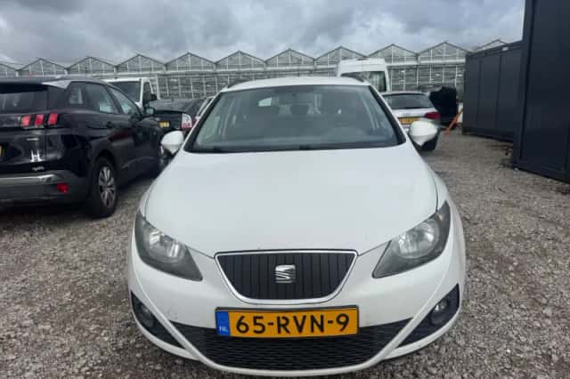 SEAT Ibiza (2011) thumbnail 2