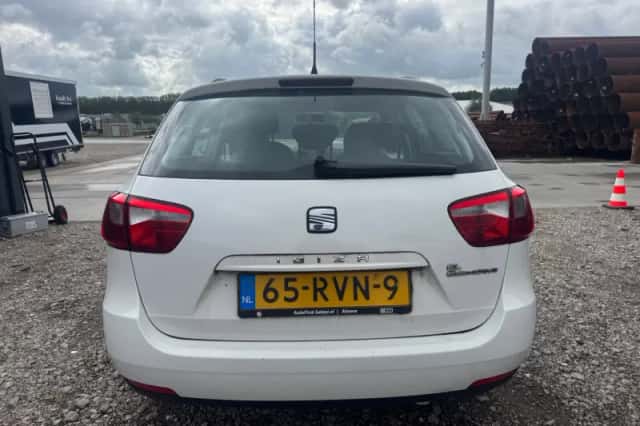 SEAT Ibiza (2011) thumbnail 4