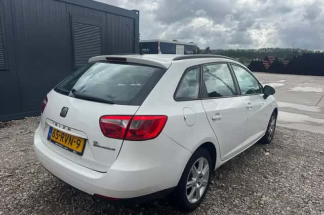 SEAT Ibiza (2011) thumbnail 5
