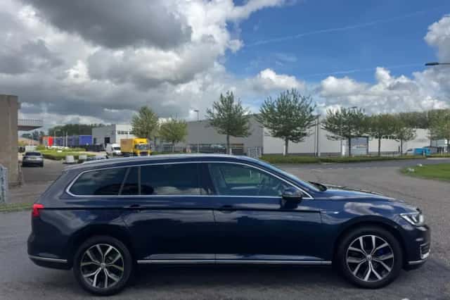 Volkswagen Passat (2015) thumbnail 6